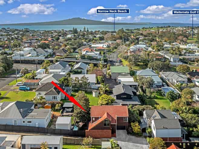 2/1 Aramoana Avenue, Devonport
