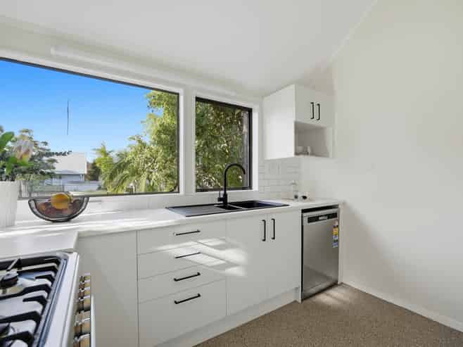 2/1 Aramoana Avenue, Devonport