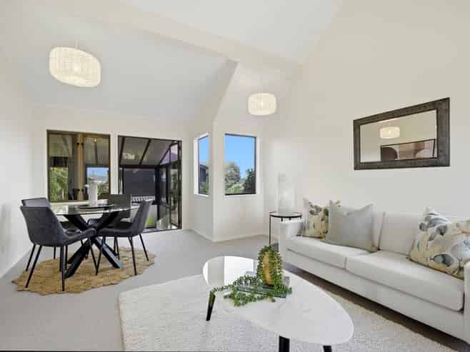 2/1 Aramoana Avenue, Devonport