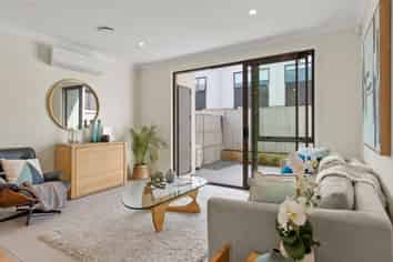 10 Orona Place, Conifer Grove