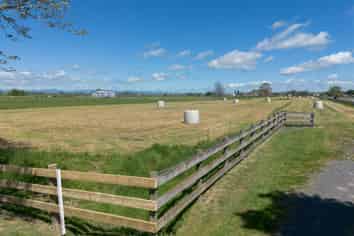 2080 State Highway 25, Orongo