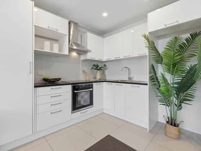 2/22 Kensington Avenue, Mount Eden
