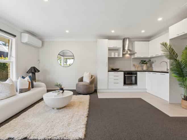 2/22 Kensington Avenue, Mount Eden