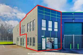 FUNCTIONAL OFFICE SPACE INDUSTRIAL HUB
