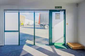 FUNCTIONAL OFFICE SPACE INDUSTRIAL HUB
