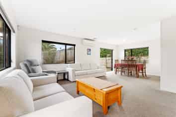12 Mably Court, Stanmore Bay