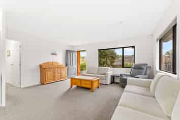 12 Mably Court, Stanmore Bay