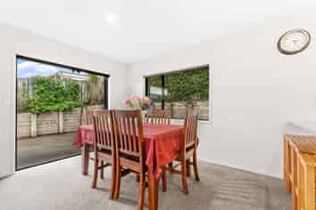 12 Mably Court, Stanmore Bay
