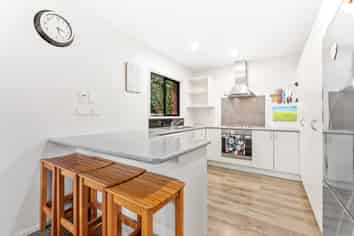 12 Mably Court, Stanmore Bay