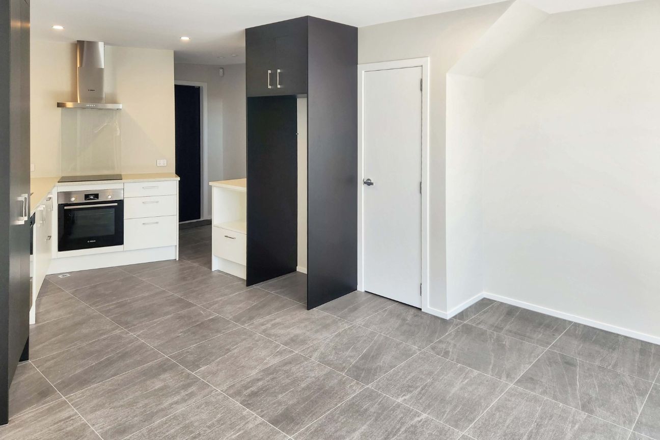 Modern Townhousee with Internal Access Garage - Widok 6