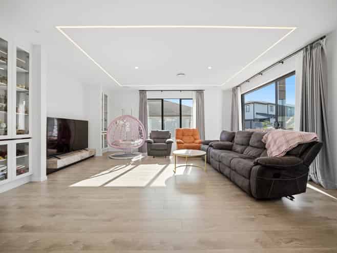 18 Takurua Terrace, Orewa
