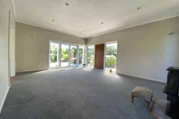 122 Maru Road, Pukeatua