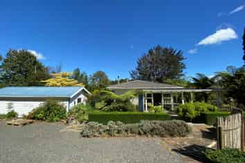 122 Maru Road, Pukeatua