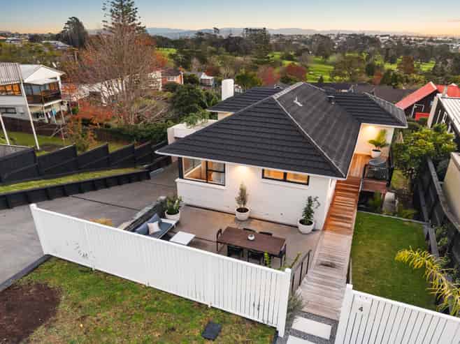 4 Noel Place, Mount Roskill