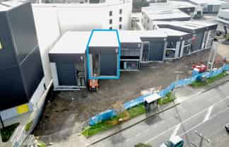 Industrial Unit with Trade Retail Potential