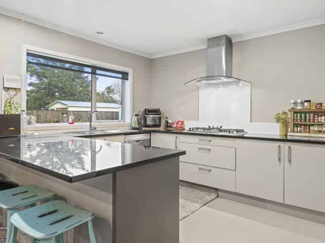 4 Rowling Place, Leamington