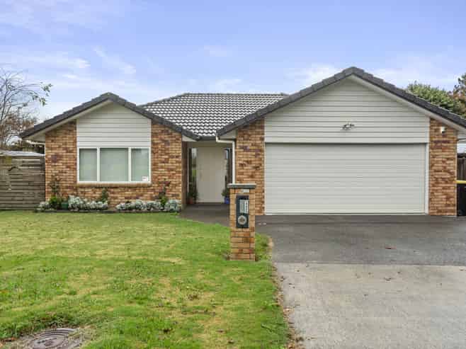 4 Rowling Place, Leamington