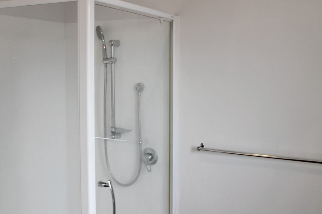Tidy Three Bedroom Home - Aanzicht 6