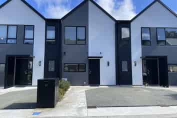 12 Raeble Walkington Place, Wallaceville
