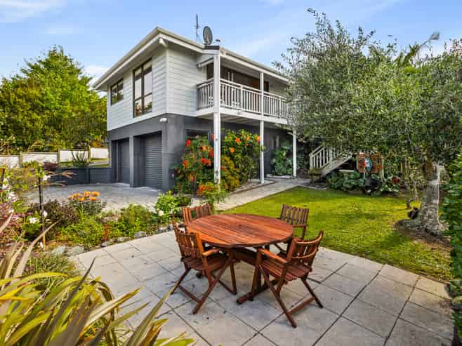 4 Forsythe Place, Massey