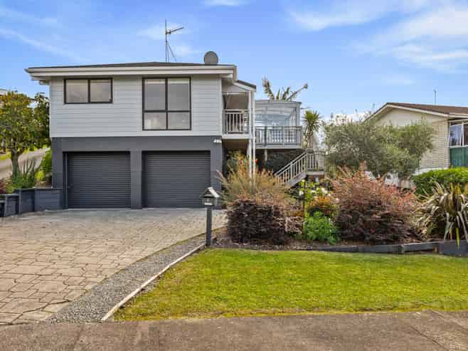 4 Forsythe Place, Massey