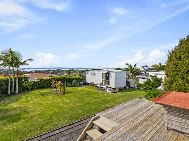 4 Forsythe Place, Massey