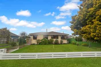 73 Winters Road, Redwood