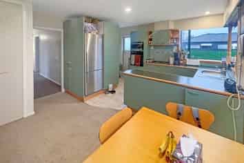 73 Winters Road, Redwood