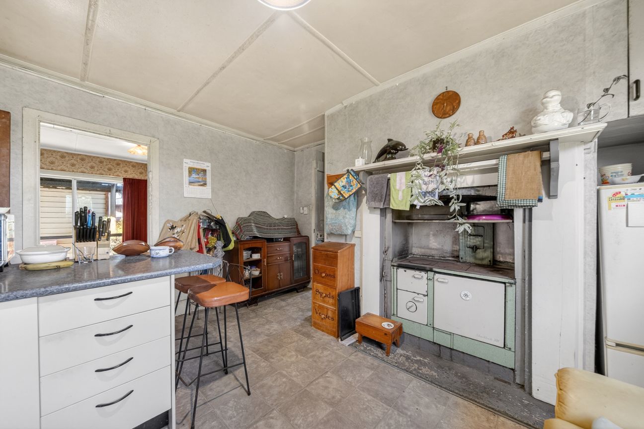 Character Cottage with Potential – pohled 6
