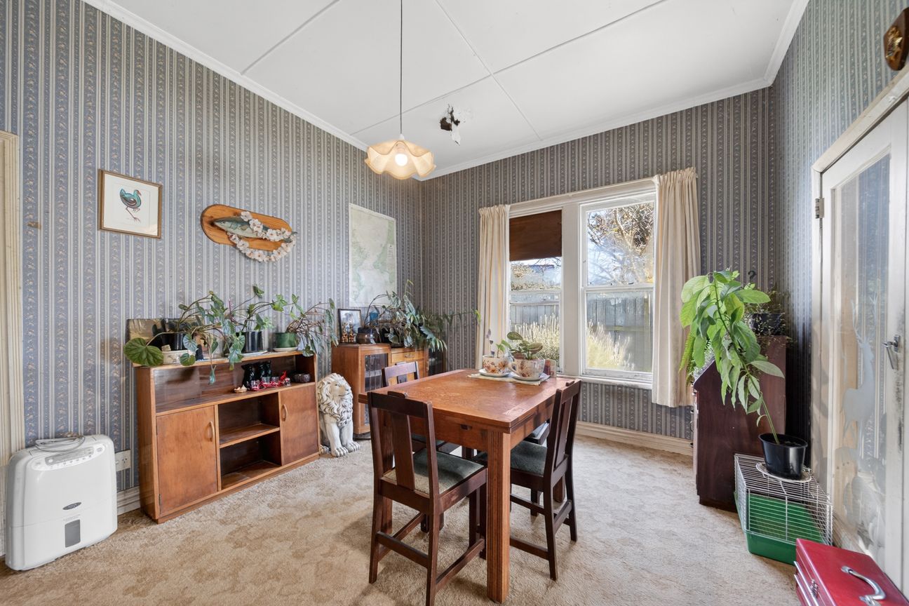 Character Cottage with Potential – pohled 5