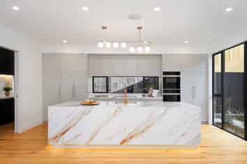 12 Streamview Way, Long Bay