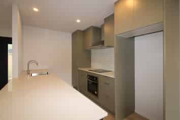 13/7 Johnston Grove, Taita