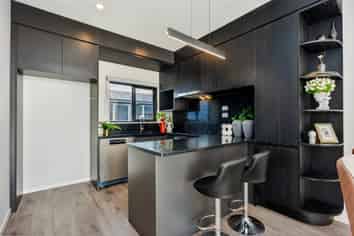 12/1B Egremont Street, Belmont