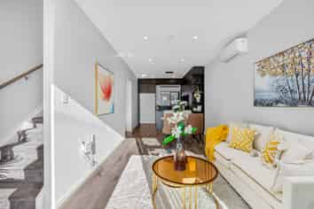 12/1B Egremont Street, Belmont