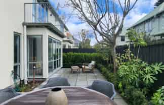 2/21 Bishop Street, Saint Albans