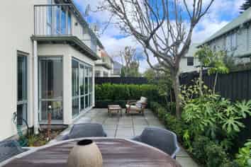 2/21 Bishop Street, Saint Albans