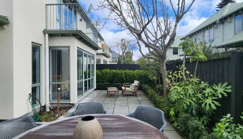 2/21 Bishop Street, Saint Albans