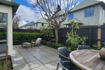 2/21 Bishop Street, Saint Albans