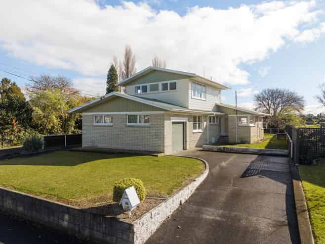 35 Lewis Street, Glenview