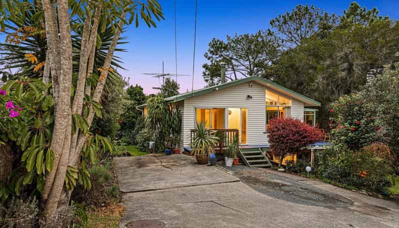 424 Don Buck Road, Massey