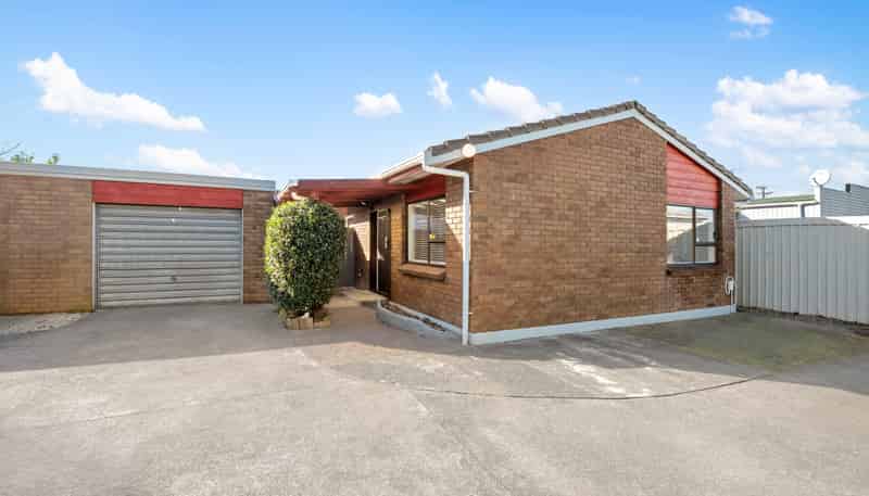 2/20 Alexander Street, Papakura