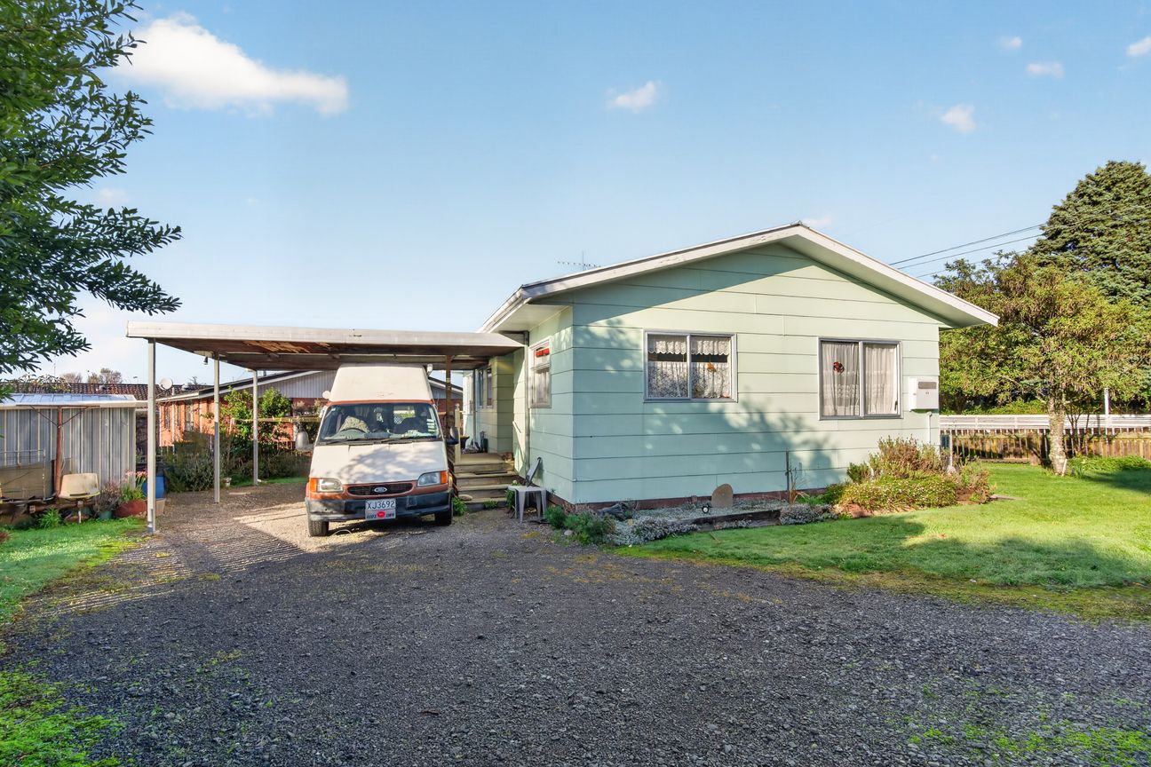 Charming Easy-Care Living - View 2