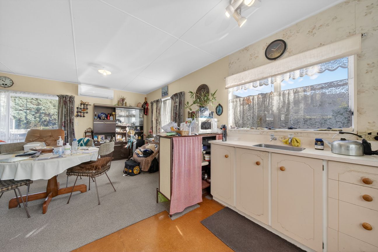 Charming Easy-Care Living - View 4