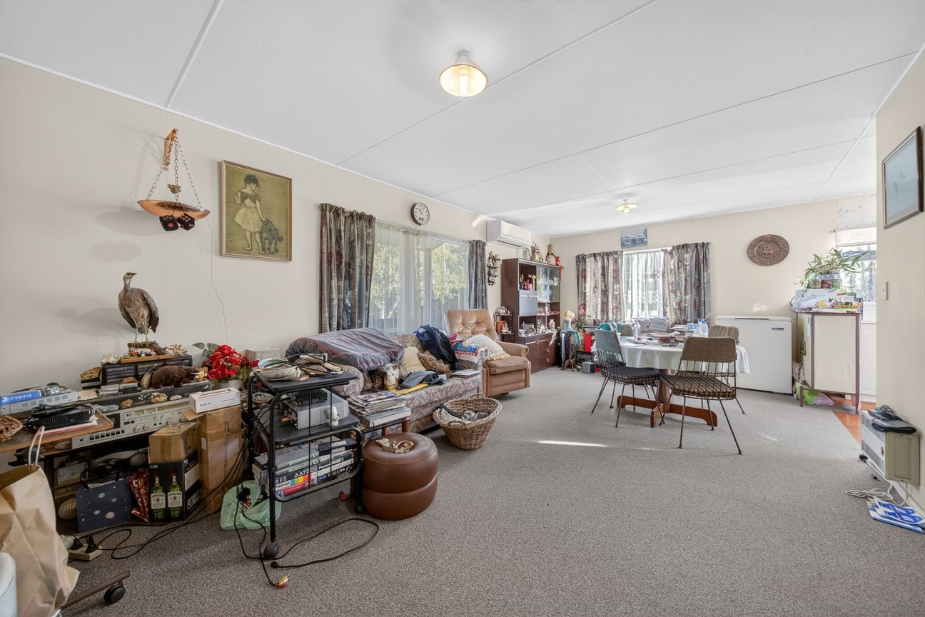 Charming Easy-Care Living - View 6