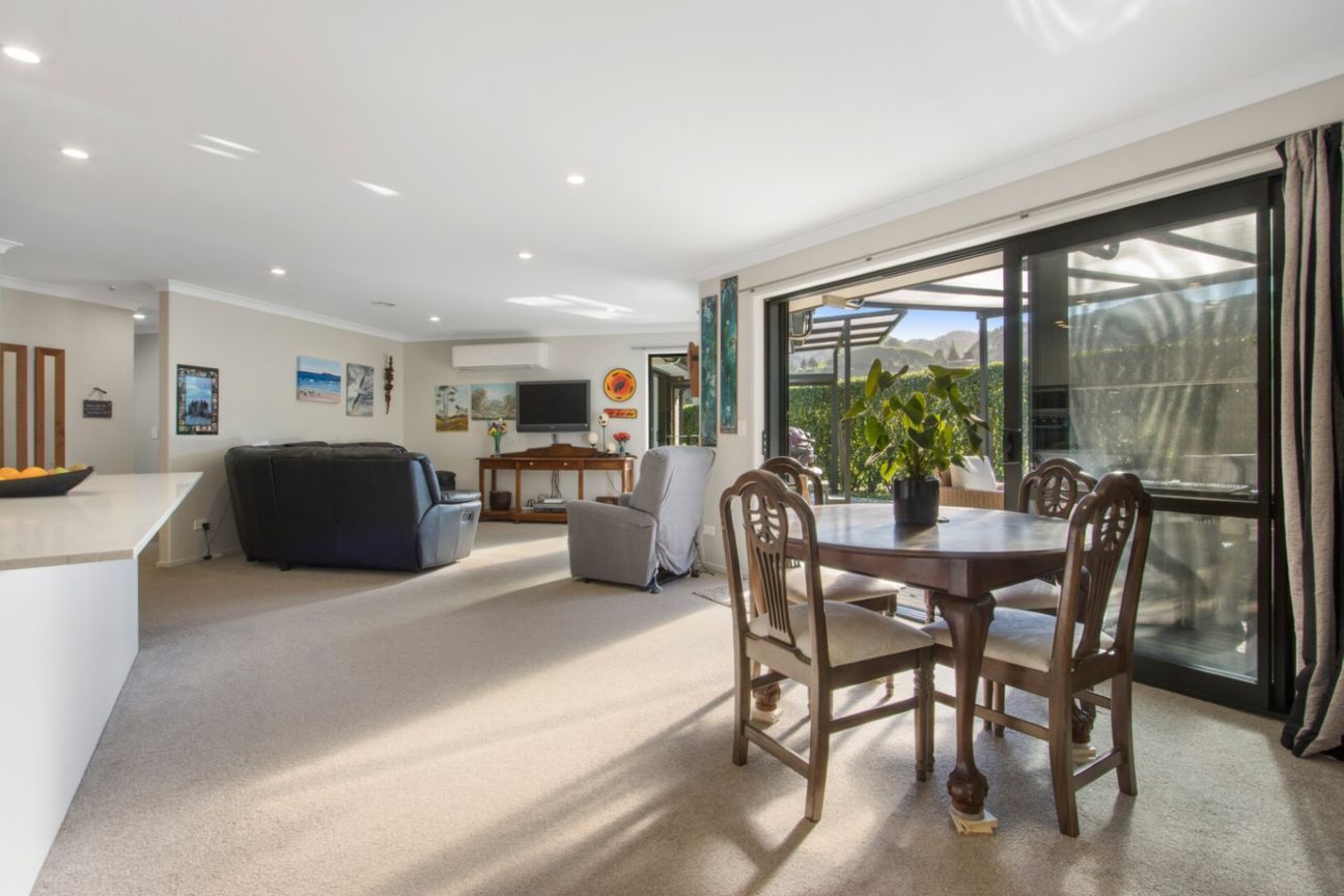 The Complete Family Package - Vista 6