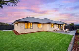 16 Excalibur Place, Burwood