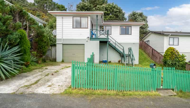 14 Penguin Grove, Waitangirua