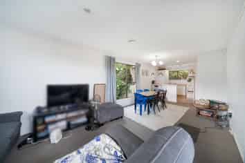 14 Penguin Grove, Waitangirua