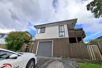 18 Halloran Place, Massey