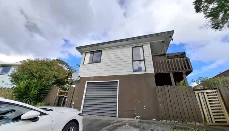 18 Halloran Place, Massey